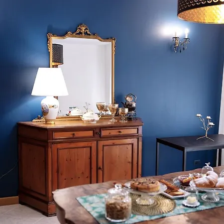 Miro לינה וארוחת בוקר